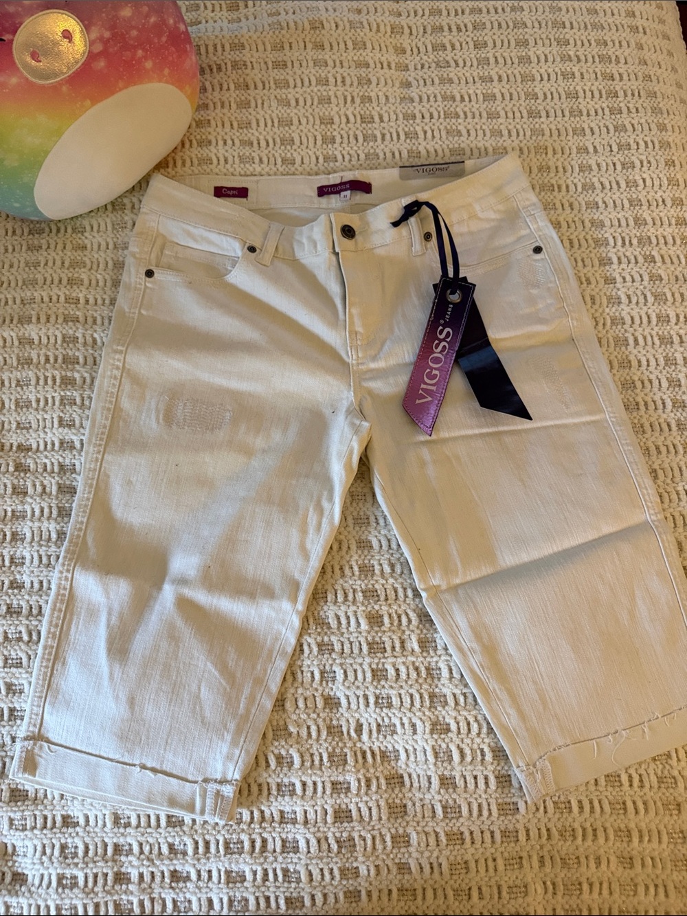 Vigoss Jeans White Denim Capri Juniors Size 11 Distressed NWT